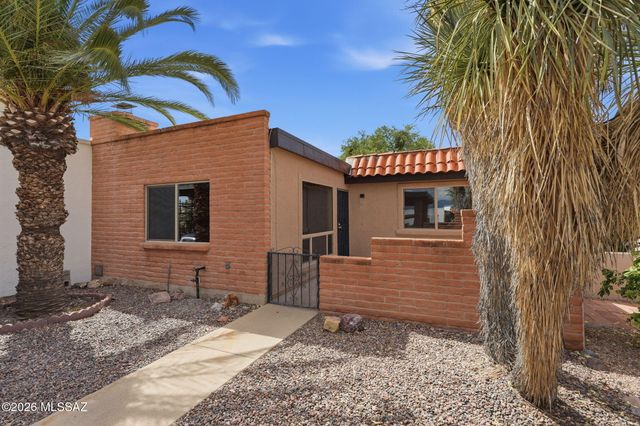 425 N Calle Del Diablo, Green Valley, AZ 85614