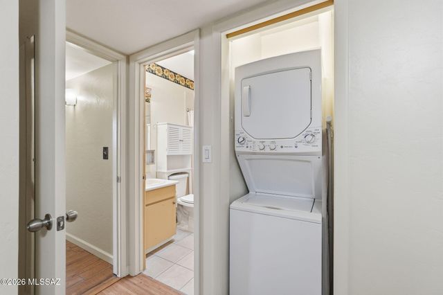 425 N Calle Del Diablo, Green Valley, AZ 85614