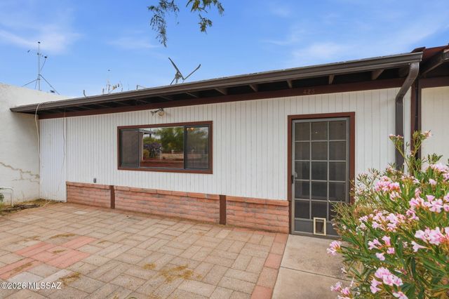 425 N Calle Del Diablo, Green Valley, AZ 85614