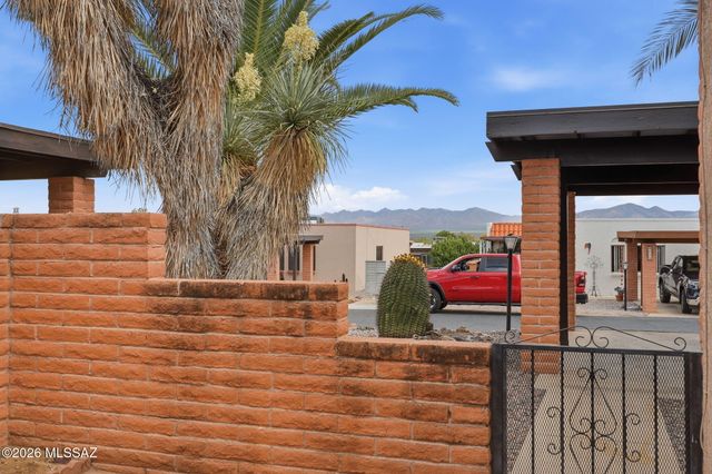 425 N Calle Del Diablo, Green Valley, AZ 85614