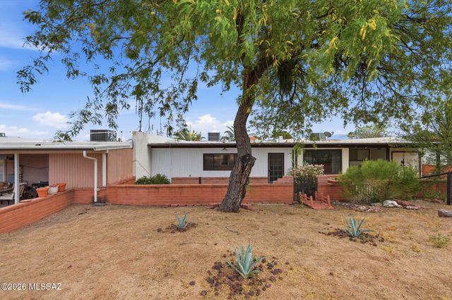 425 N Calle Del Diablo, Green Valley, AZ 85614