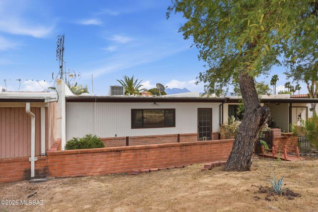 425 N Calle Del Diablo, Green Valley, AZ 85614