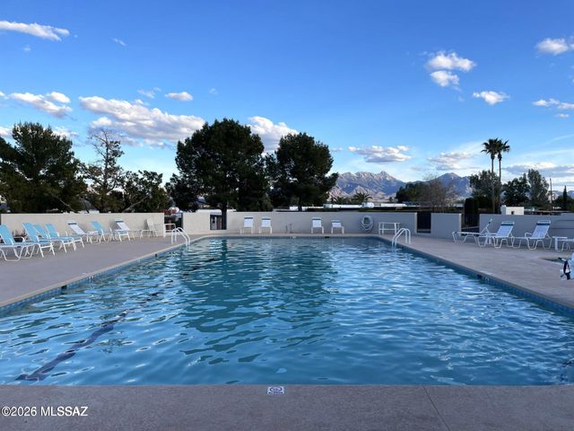 425 N Calle Del Diablo, Green Valley, AZ 85614