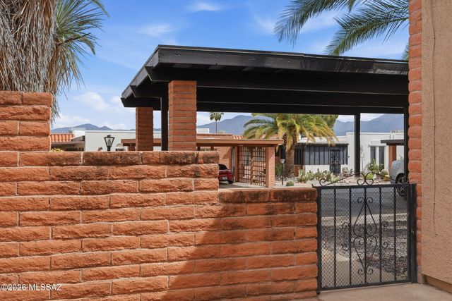 425 N Calle Del Diablo, Green Valley, AZ 85614