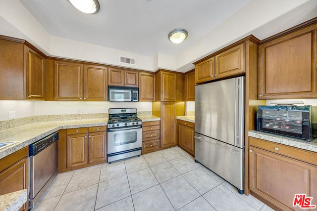 3401 S Bentley Avenue 301, Los Angeles, CA 90034