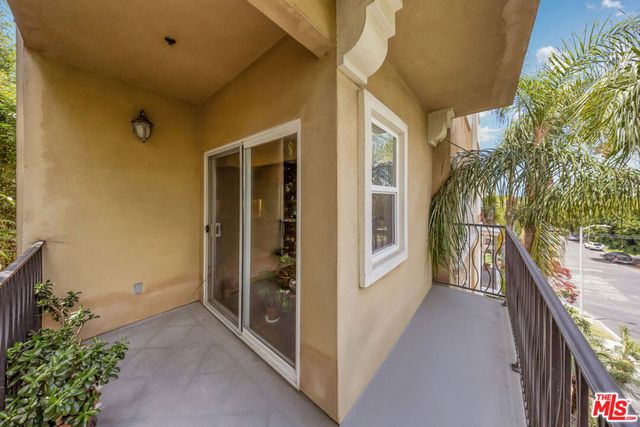 3401 S Bentley Avenue 301, Los Angeles, CA 90034