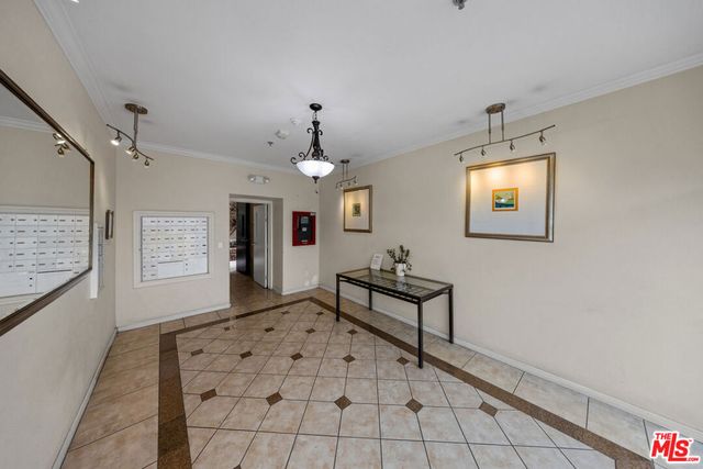 3401 S Bentley Avenue 301, Los Angeles, CA 90034