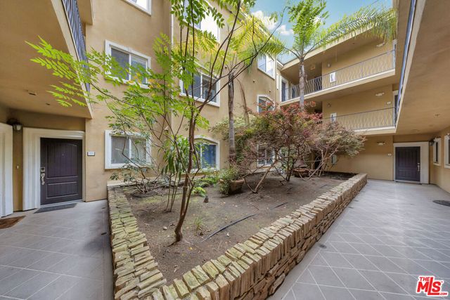 3401 S Bentley Avenue 301, Los Angeles, CA 90034