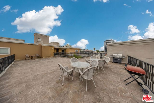 3401 S Bentley Avenue 301, Los Angeles, CA 90034