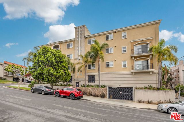 3401 S Bentley Avenue 301, Los Angeles, CA 90034