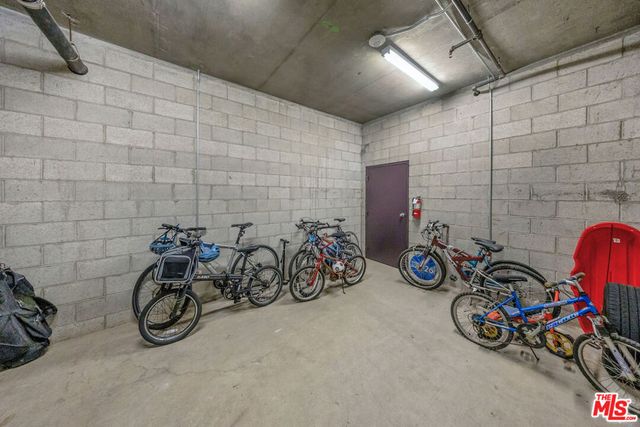 3401 S Bentley Avenue 301, Los Angeles, CA 90034