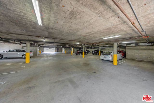 3401 S Bentley Avenue 301, Los Angeles, CA 90034