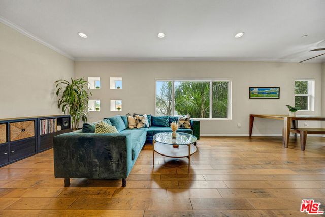 3401 S Bentley Avenue 301, Los Angeles, CA 90034