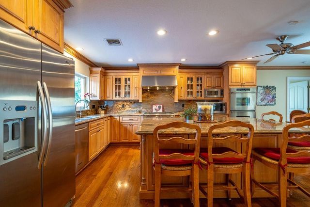 2317 NE 28th Court, Lighthouse Point, FL 33064