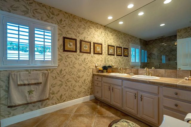 2317 NE 28th Court, Lighthouse Point, FL 33064