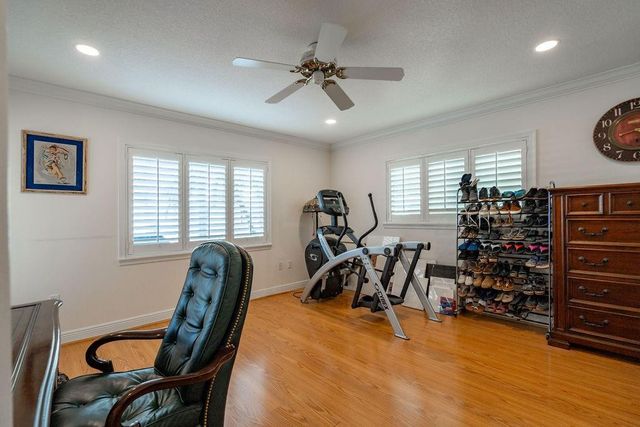 2317 NE 28th Court, Lighthouse Point, FL 33064