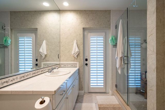 2317 NE 28th Court, Lighthouse Point, FL 33064