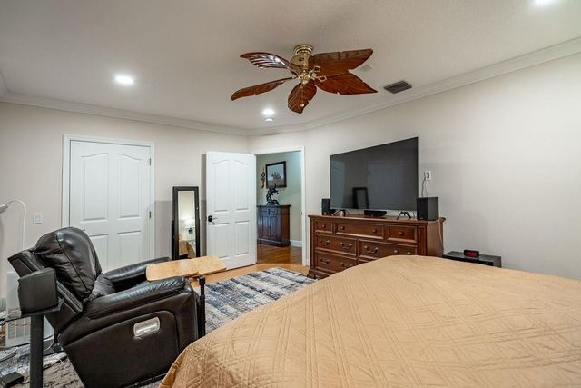 2317 NE 28th Court, Lighthouse Point, FL 33064