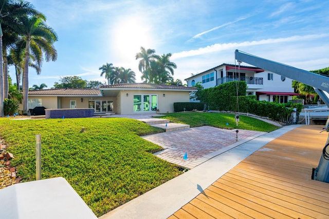 2317 NE 28th Court, Lighthouse Point, FL 33064