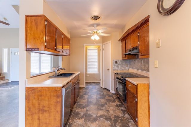 11 Cherry Hill Drive, Coldspring, TX 77331