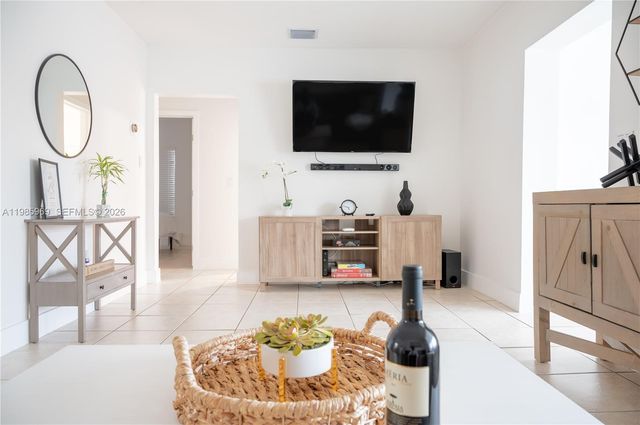 4821 SW 5th St, Miami, FL 33134