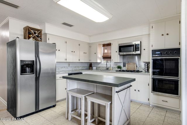 4305 Vida Shaw Road, New Iberia, LA 70563