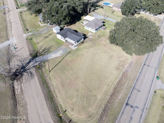4305 Vida Shaw Road, New Iberia, LA 70563