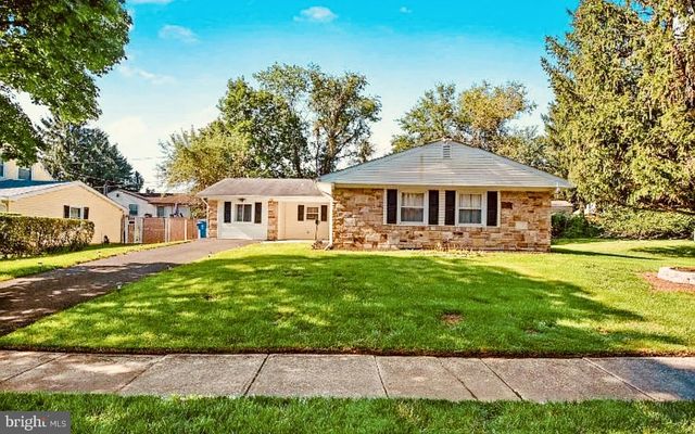 62 HOLSTONE LN, Willingboro, NJ 08046