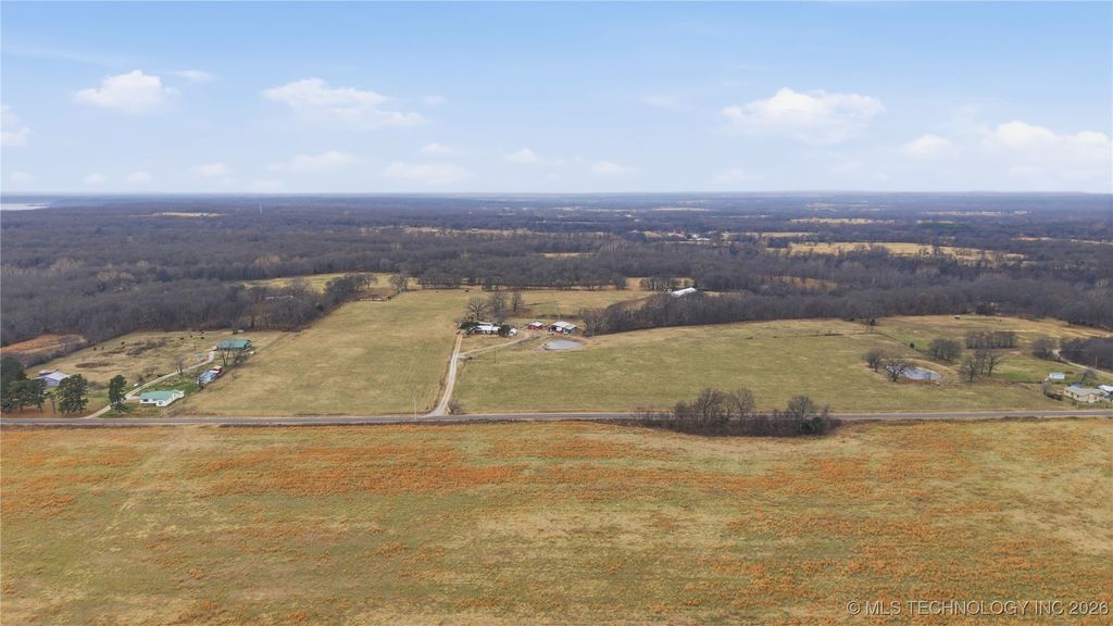 7703 N 447 Road, Spavinaw, OK 74366