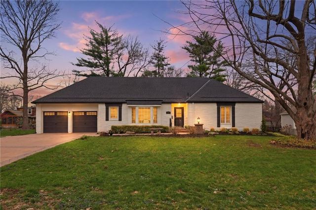 3600 W 84th Terrace, Prairie Village, KS 66206