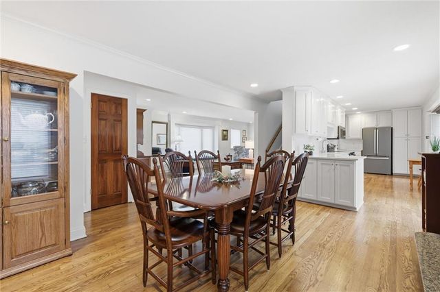3600 W 84th Terrace, Prairie Village, KS 66206