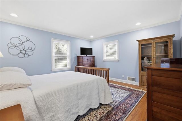 3600 W 84th Terrace, Prairie Village, KS 66206