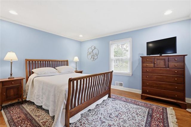 3600 W 84th Terrace, Prairie Village, KS 66206