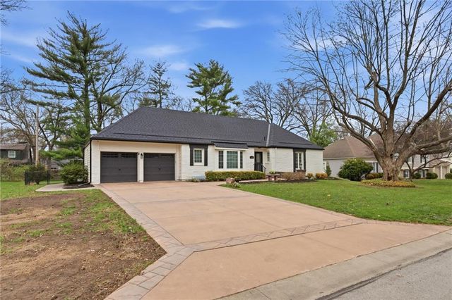 3600 W 84th Terrace, Prairie Village, KS 66206