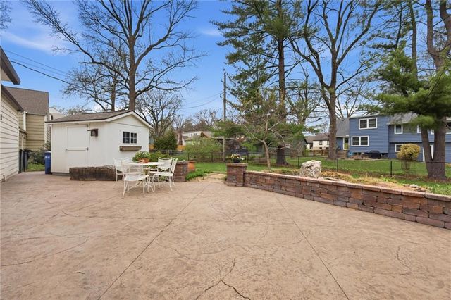 3600 W 84th Terrace, Prairie Village, KS 66206