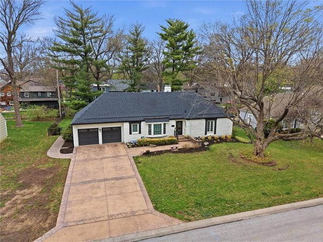 3600 W 84th Terrace, Prairie Village, KS 66206