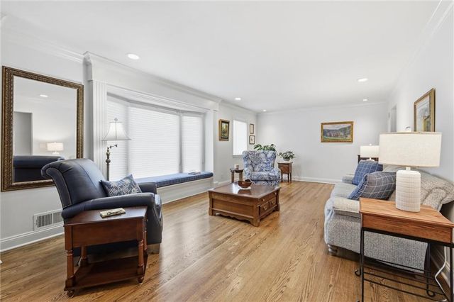 3600 W 84th Terrace, Prairie Village, KS 66206