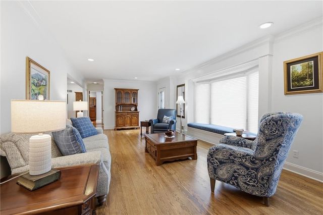 3600 W 84th Terrace, Prairie Village, KS 66206