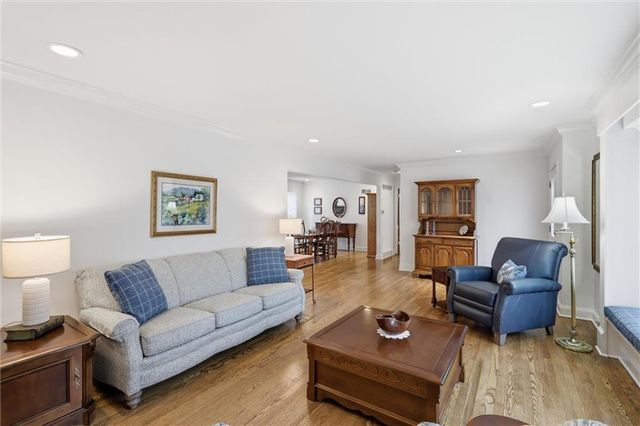3600 W 84th Terrace, Prairie Village, KS 66206