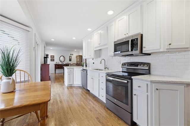 3600 W 84th Terrace, Prairie Village, KS 66206