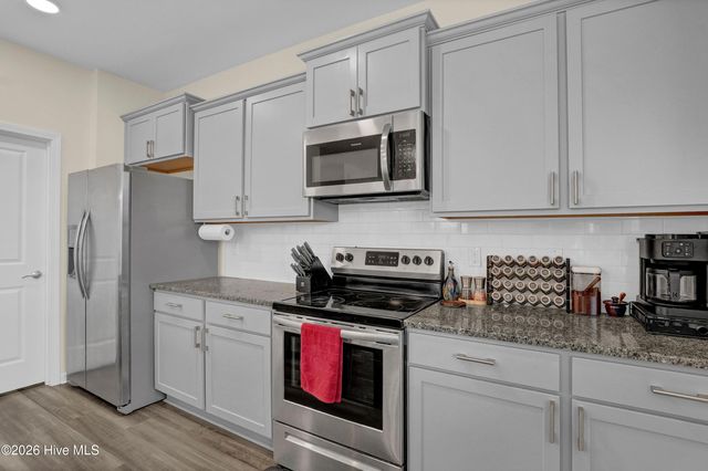 111 Colonial Heights Drive, Hampstead, NC 28443