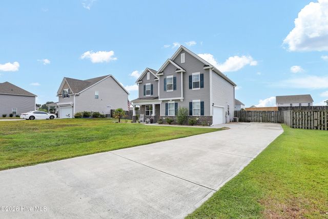 111 Colonial Heights Drive, Hampstead, NC 28443