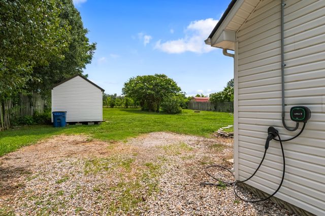 3706 Maple Ln, Murfreesboro, TN 37129
