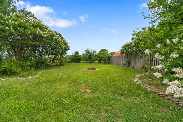 3706 Maple Ln, Murfreesboro, TN 37129