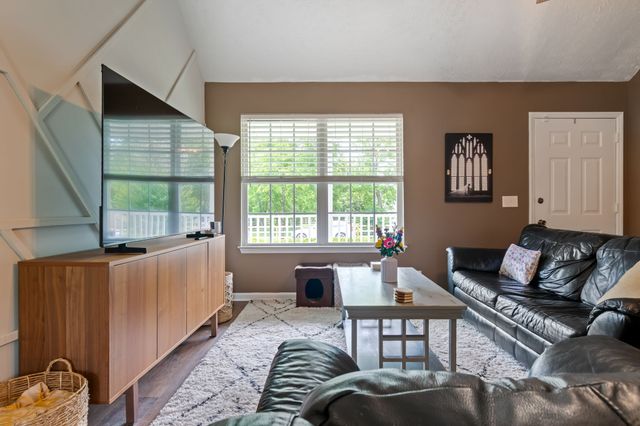 3706 Maple Ln, Murfreesboro, TN 37129
