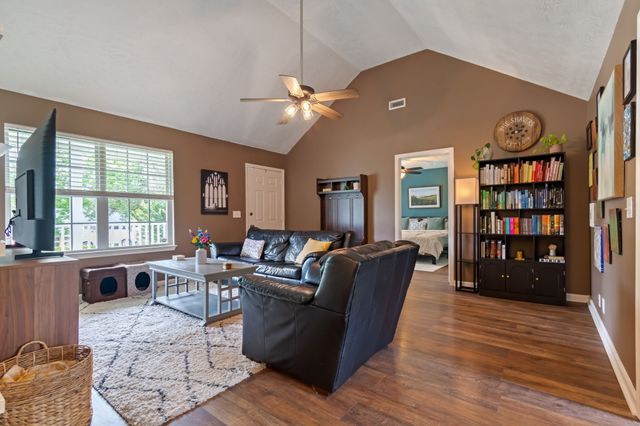 3706 Maple Ln, Murfreesboro, TN 37129