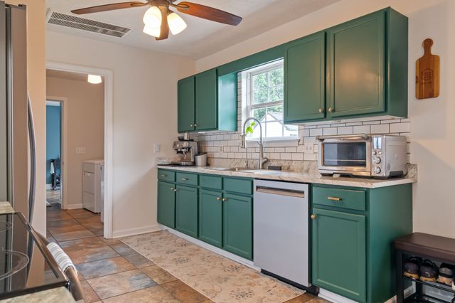 3706 Maple Ln, Murfreesboro, TN 37129