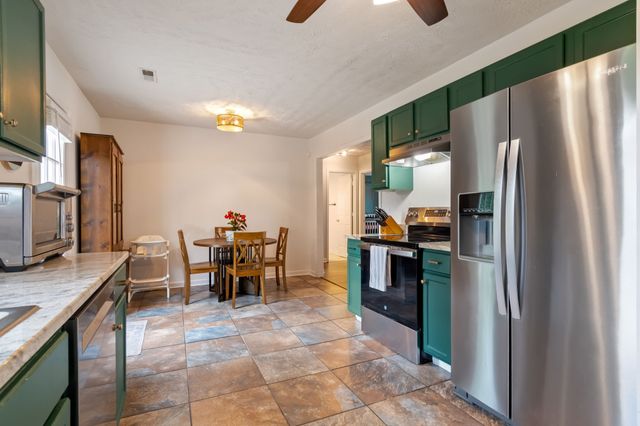 3706 Maple Ln, Murfreesboro, TN 37129