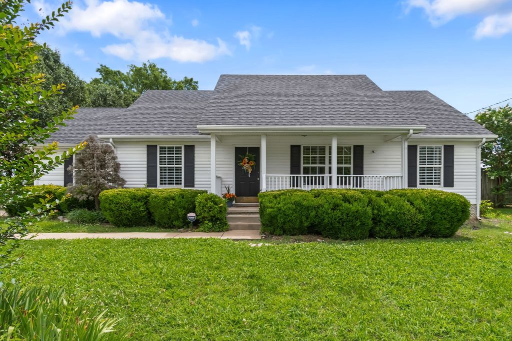 3706 Maple Ln, Murfreesboro, TN 37129