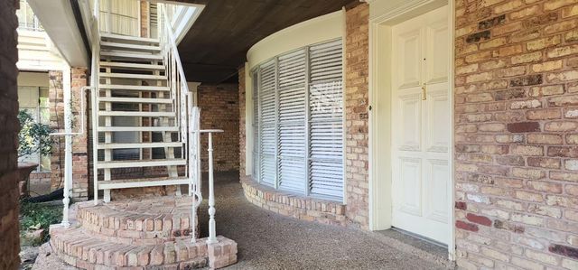 2727 Briarhurst Drive 1, Houston, TX 77057